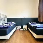 Apartment Ruime Groepsaccommodatie Voor 12 Personen In Marx
