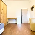 Ruime Groepsaccommodatie Voor 12 Personen In Marx Apartment *