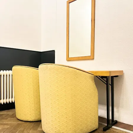 Ruime Groepsaccommodatie Voor 12 Personen In Marx Apartmán Friedeburg (Lower Saxony)