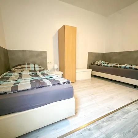Ruime Groepsaccommodatie Voor 12 Personen In Marx Apartmán
