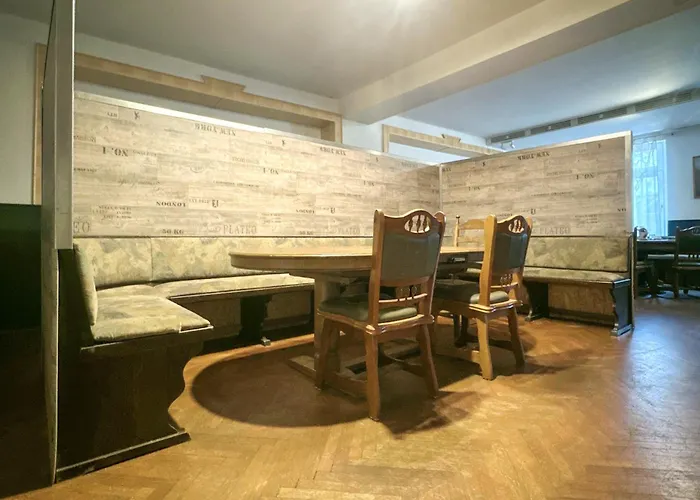 Ruime Groepsaccommodatie Voor 12 Personen In Marx